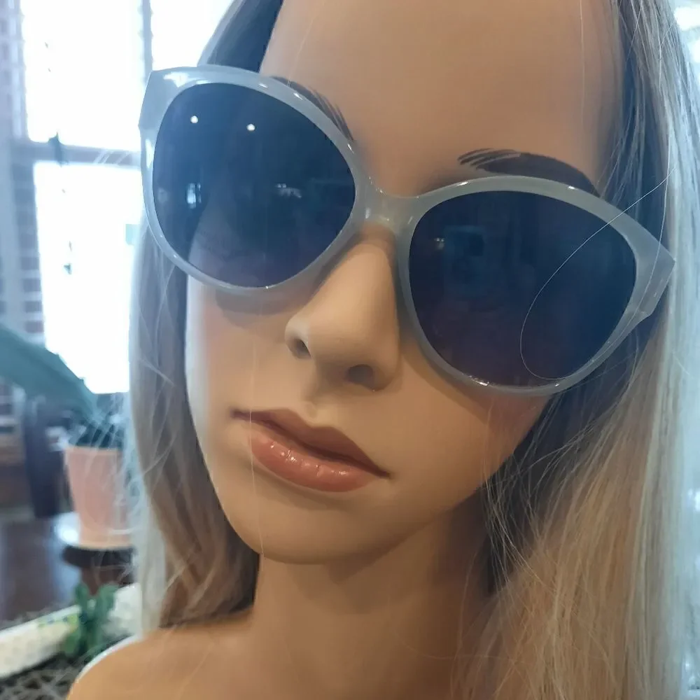 Simply Vera Vera Wang translucent grey